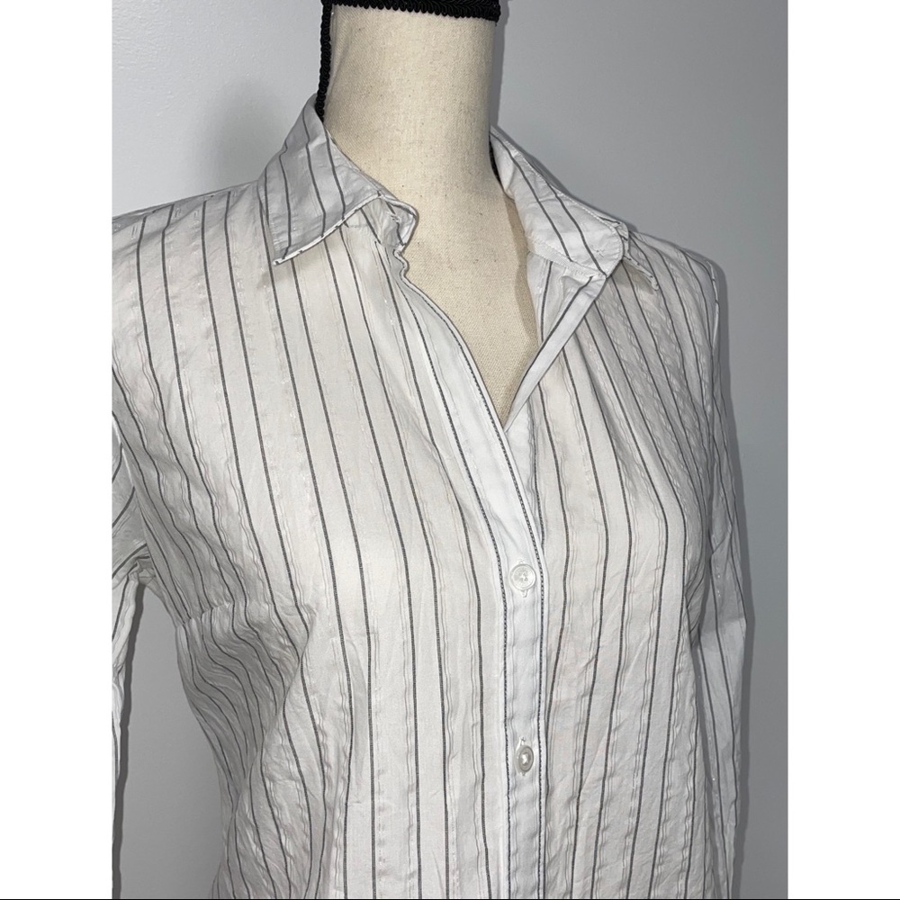 Like New Calvin Klein Button Down Shirt Size SP - Picture 3 of 3